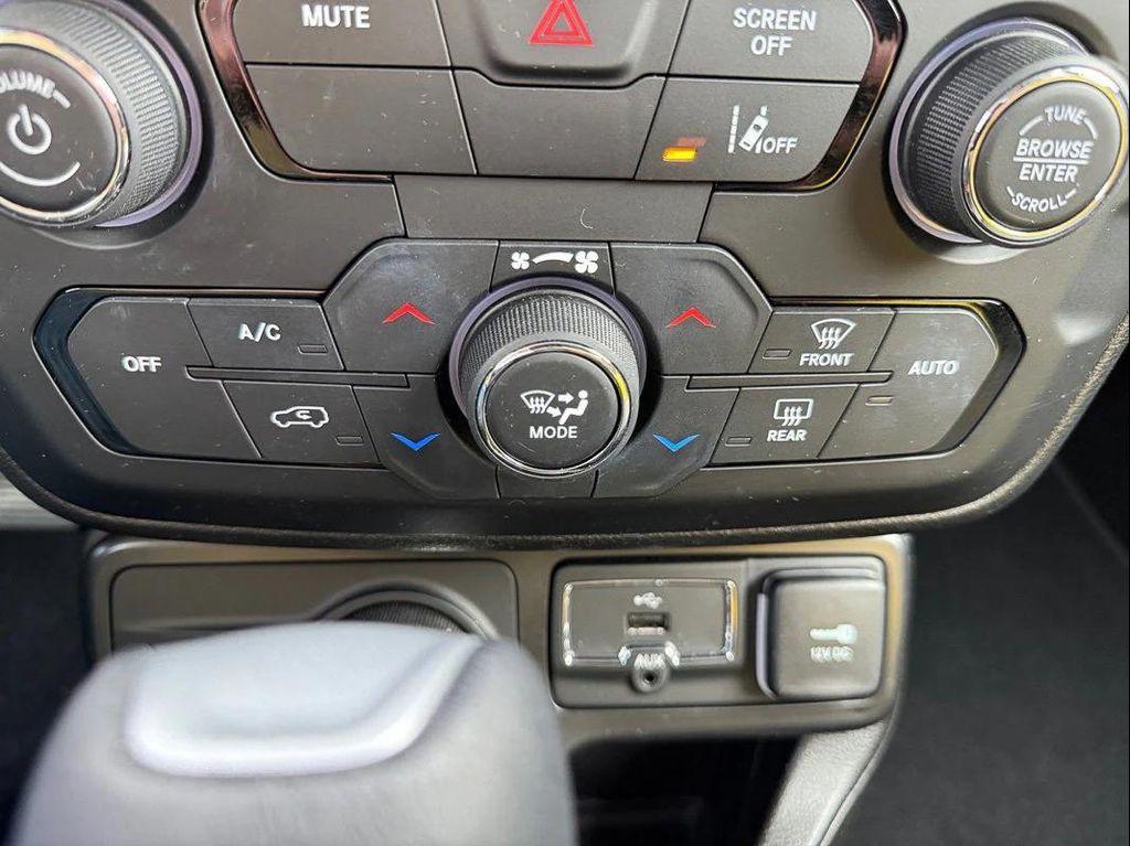 used 2021 Jeep Renegade car, priced at $20,999