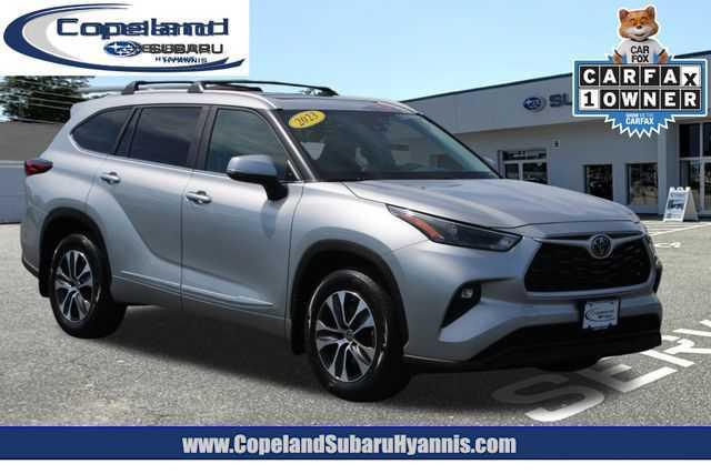 used 2023 Toyota Highlander car, priced at $38,498