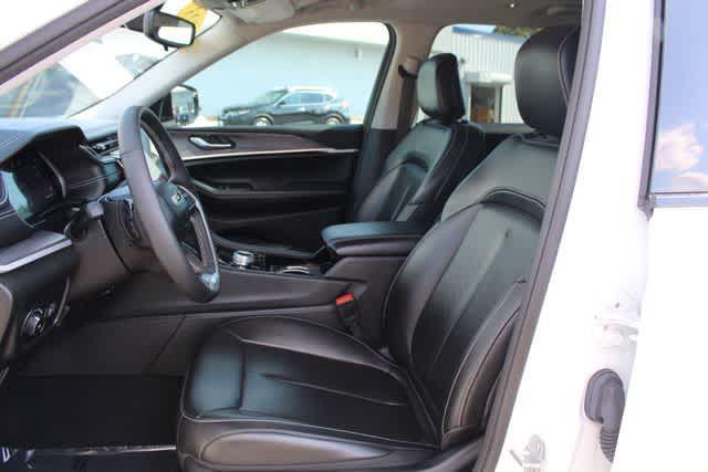 used 2023 Jeep Grand Cherokee L car, priced at $30,998