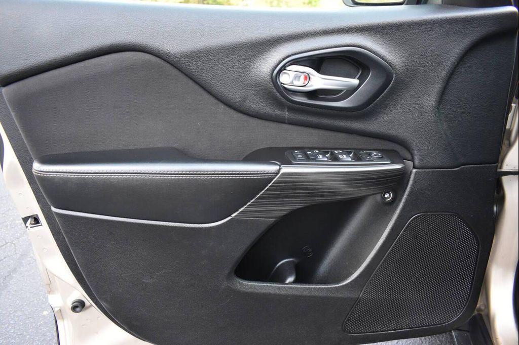 used 2014 Jeep Cherokee car, priced at $9,990