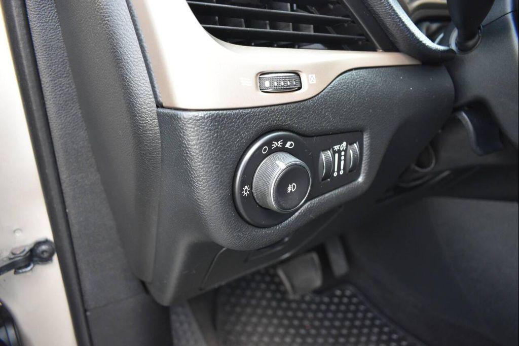 used 2014 Jeep Cherokee car, priced at $9,990