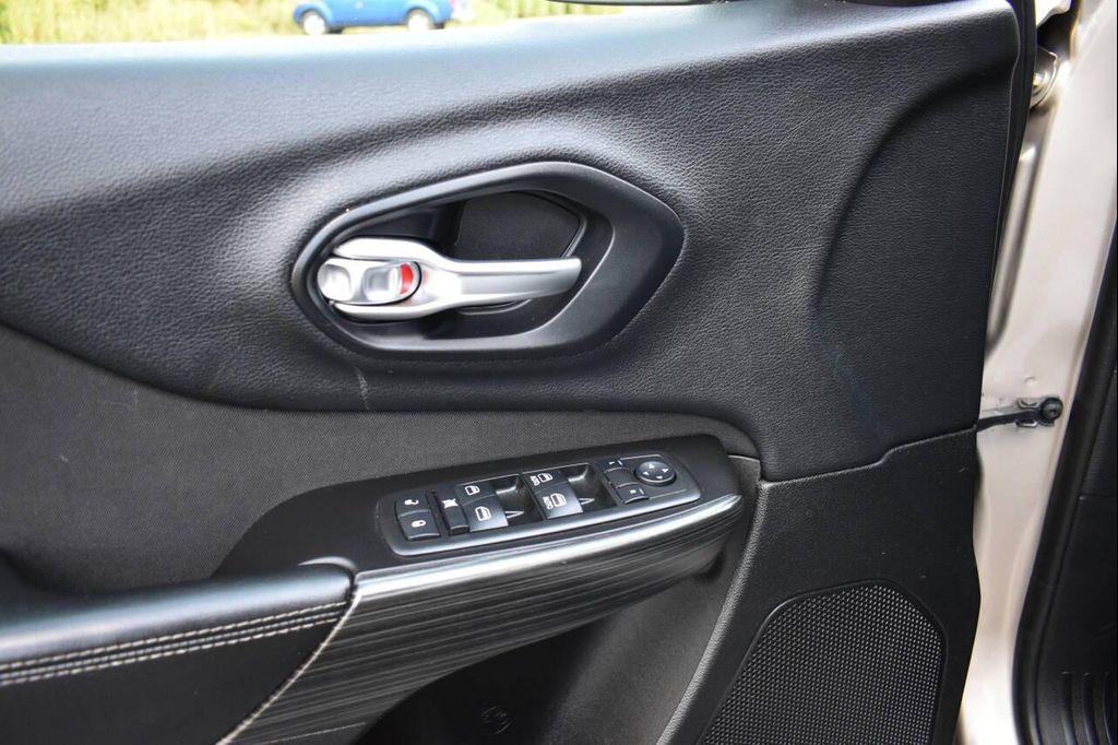 used 2014 Jeep Cherokee car, priced at $9,990