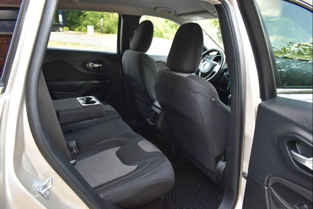 used 2014 Jeep Cherokee car, priced at $9,990