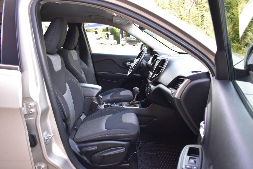 used 2014 Jeep Cherokee car, priced at $9,990