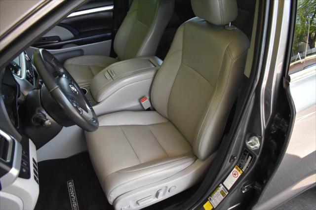 used 2019 Toyota Highlander car, priced at $16,990