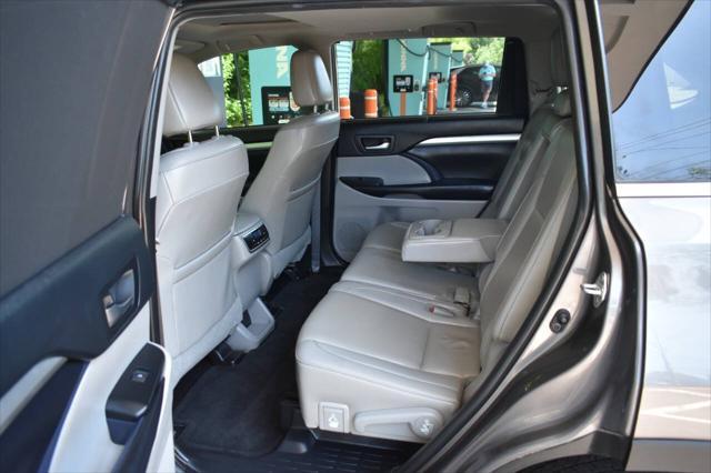 used 2019 Toyota Highlander car, priced at $16,990