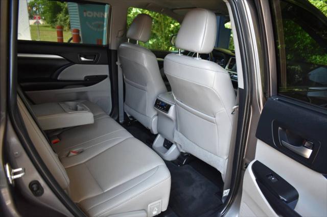 used 2019 Toyota Highlander car, priced at $16,990