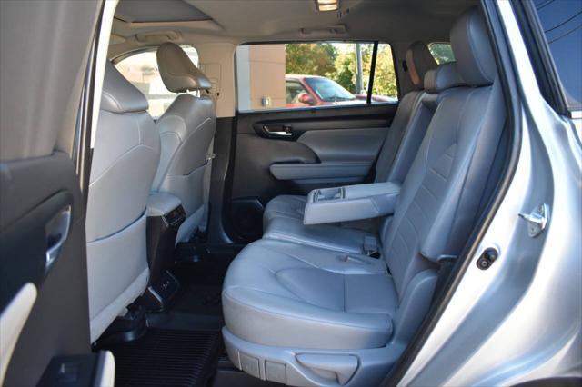 used 2020 Toyota Highlander car, priced at $26,990