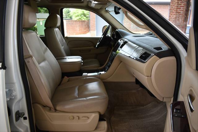 used 2011 Cadillac Escalade ESV car, priced at $12,990