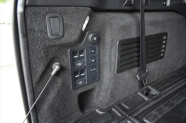used 2018 Land Rover Discovery car, priced at $15,990