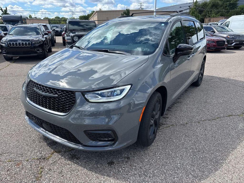 used 2023 Chrysler Pacifica car, priced at $39,954