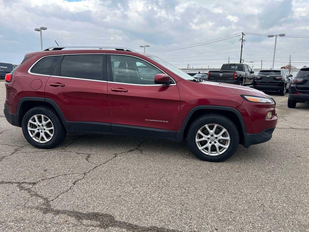 used 2015 Jeep Cherokee car, priced at $7,325