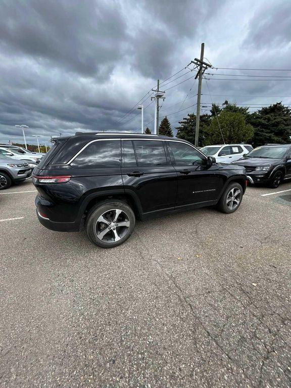 used 2023 Jeep Grand Cherokee car, priced at $33,123