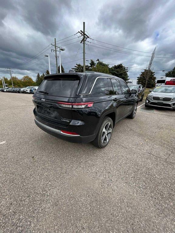 used 2023 Jeep Grand Cherokee car, priced at $33,123