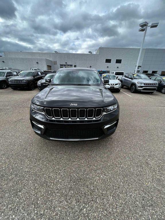 used 2023 Jeep Grand Cherokee car, priced at $33,123