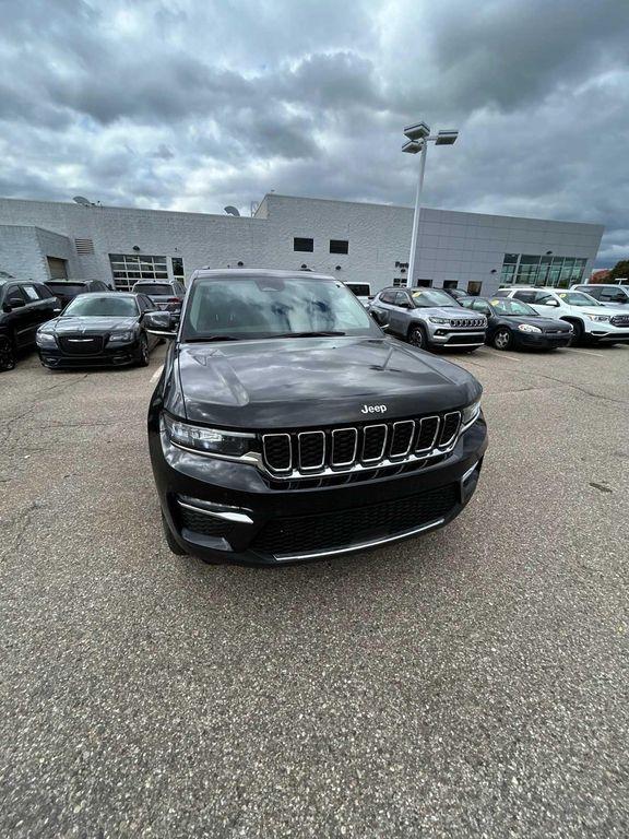 used 2023 Jeep Grand Cherokee car, priced at $33,123
