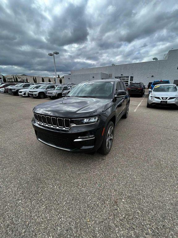 used 2023 Jeep Grand Cherokee car, priced at $33,123