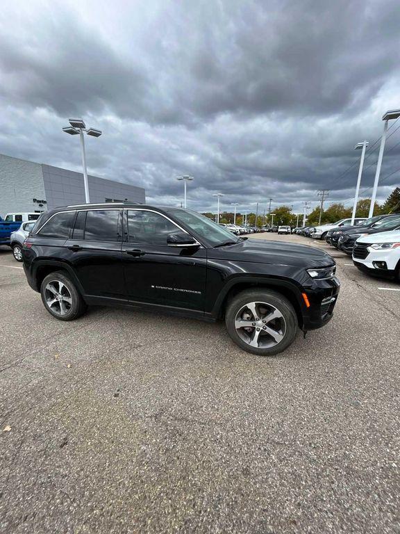 used 2023 Jeep Grand Cherokee car, priced at $33,123
