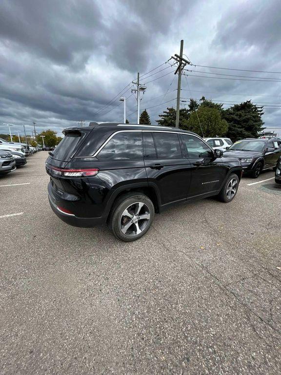 used 2023 Jeep Grand Cherokee car, priced at $33,123