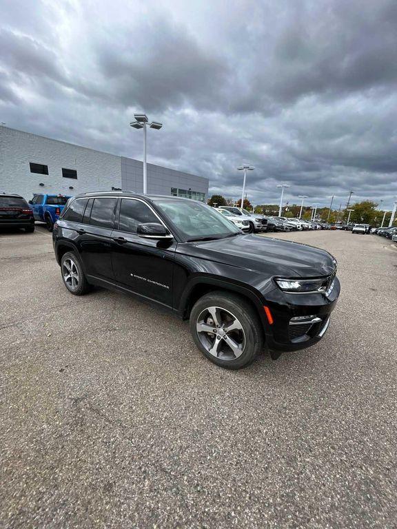 used 2023 Jeep Grand Cherokee car, priced at $33,123