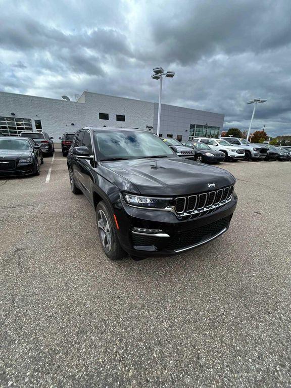 used 2023 Jeep Grand Cherokee car, priced at $33,123