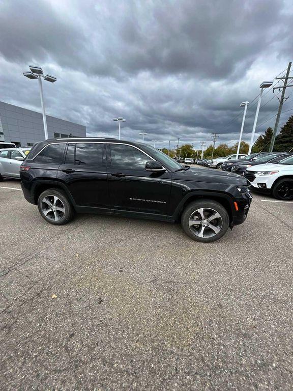 used 2023 Jeep Grand Cherokee car, priced at $33,123