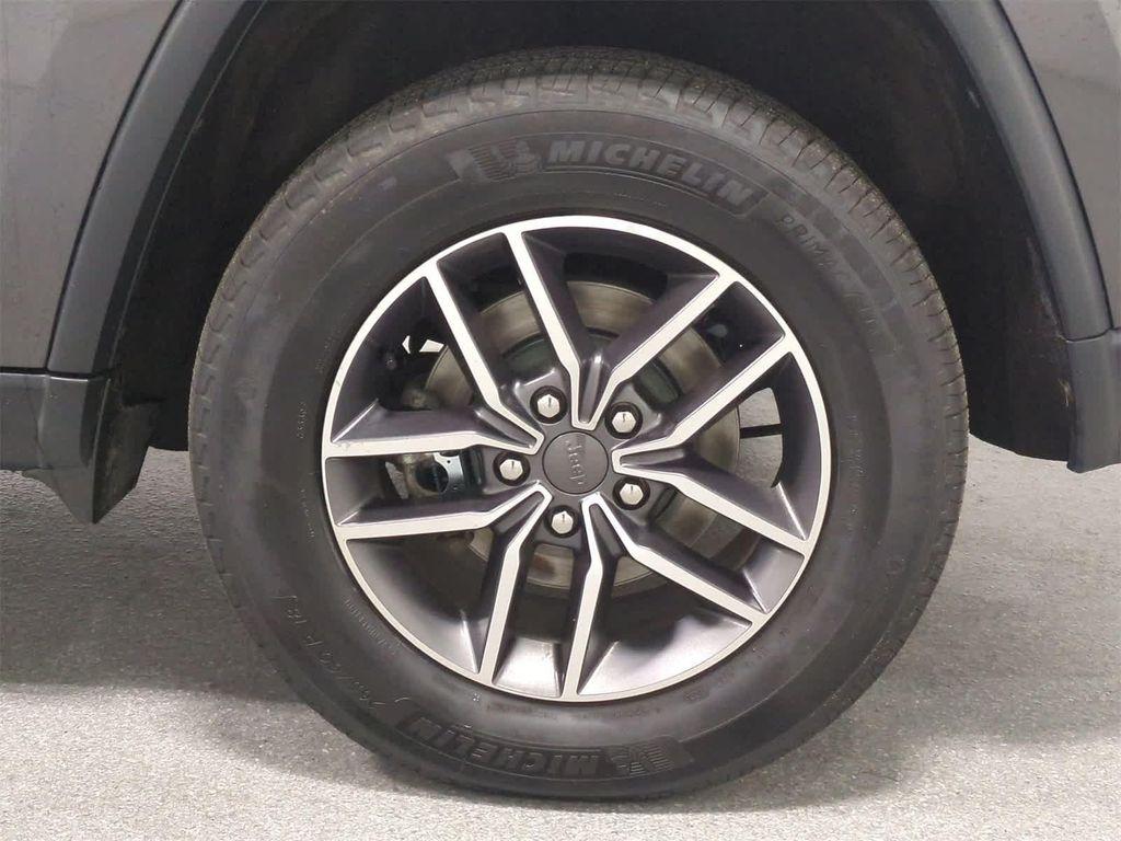 used 2021 Jeep Grand Cherokee car, priced at $23,525