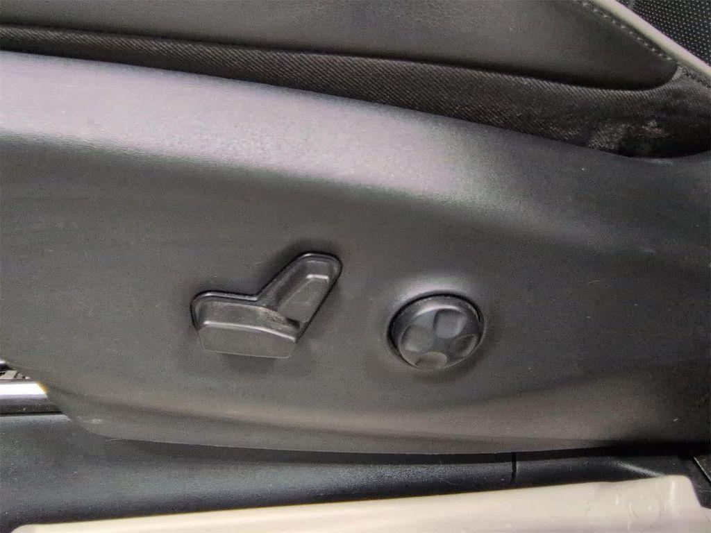 used 2022 Chrysler Pacifica car, priced at $33,547