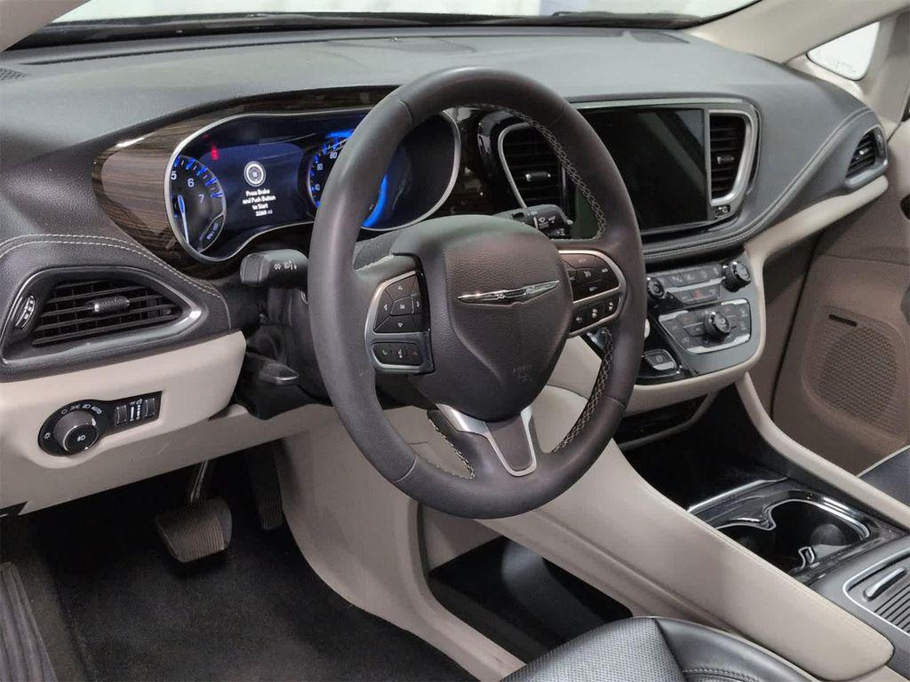 used 2022 Chrysler Pacifica car, priced at $33,547