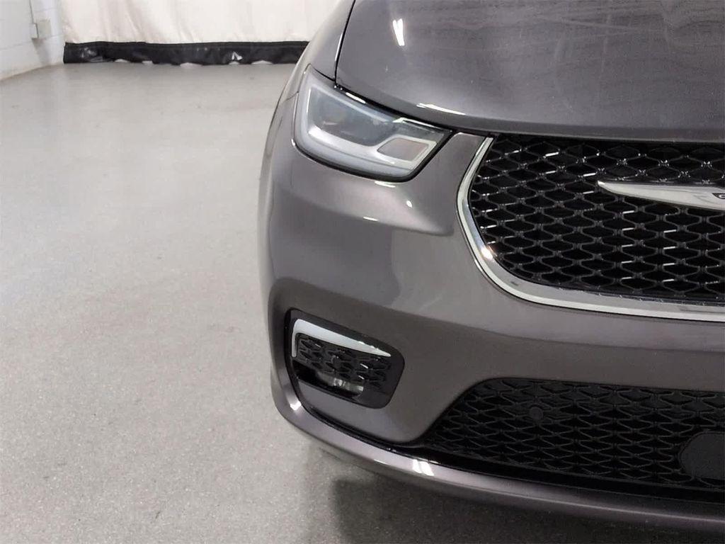 used 2022 Chrysler Pacifica car, priced at $33,547