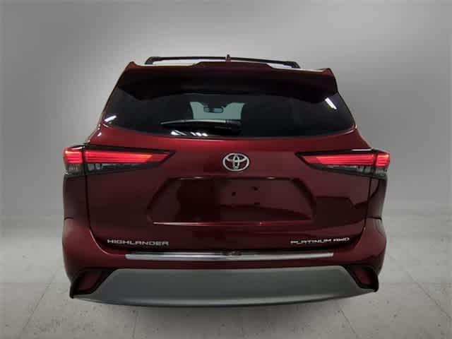 used 2022 Toyota Highlander car, priced at $38,263