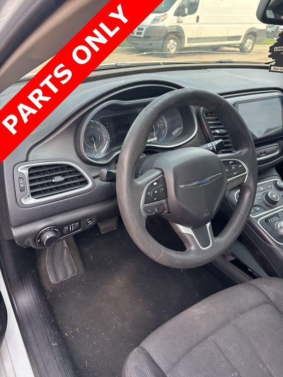 used 2015 Chrysler 200 car, priced at $500