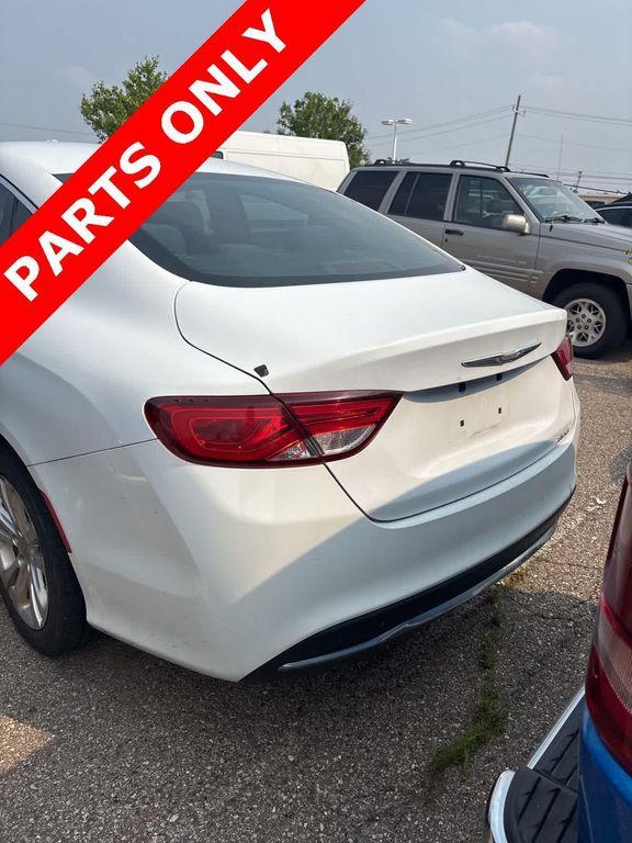 used 2015 Chrysler 200 car, priced at $500