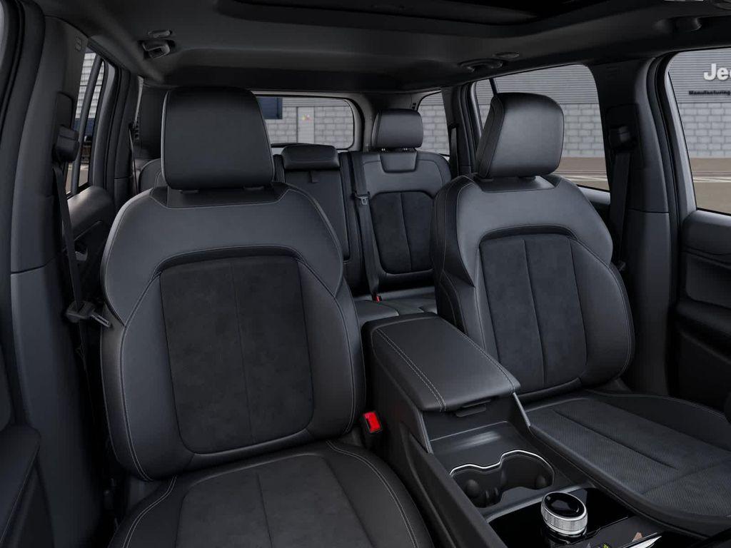 new 2025 Jeep Grand Cherokee car, priced at $43,623