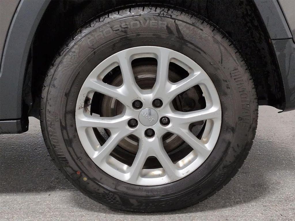 used 2014 Jeep Cherokee car, priced at $3,700