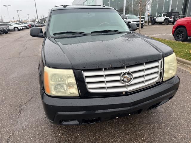 used 2004 Cadillac Escalade car, priced at $3,498