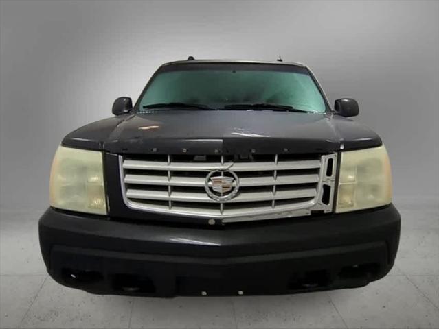 used 2004 Cadillac Escalade car, priced at $2,795