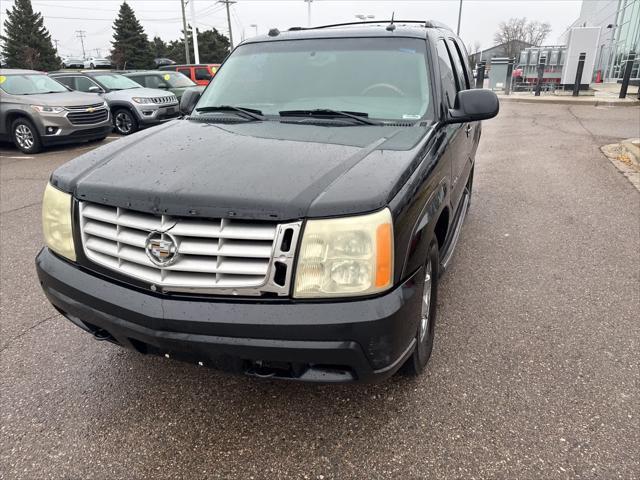 used 2004 Cadillac Escalade car, priced at $3,498