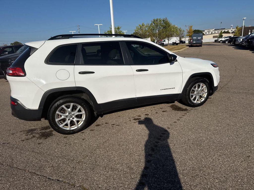 used 2016 Jeep Cherokee car, priced at $11,967