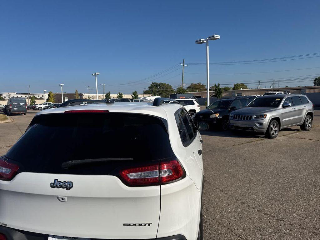 used 2016 Jeep Cherokee car, priced at $11,967