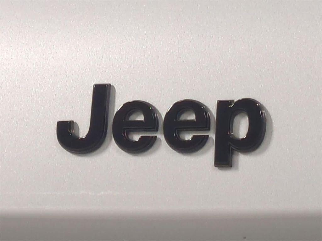 used 2023 Jeep Grand Cherokee car, priced at $31,402