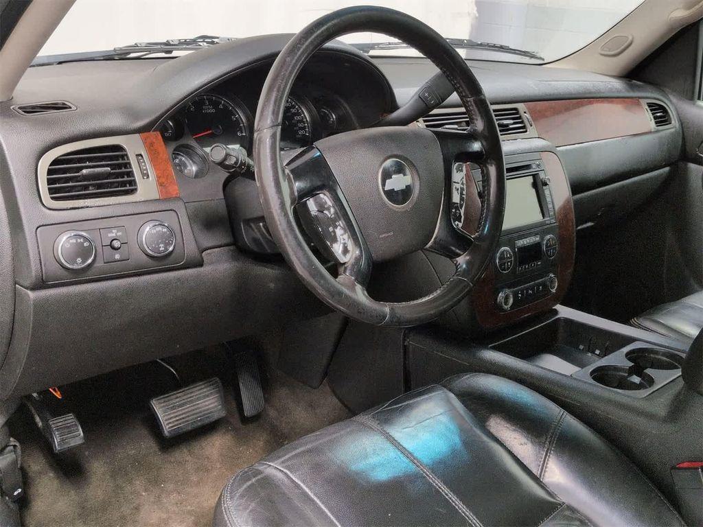 used 2011 Chevrolet Suburban car, priced at $3,500