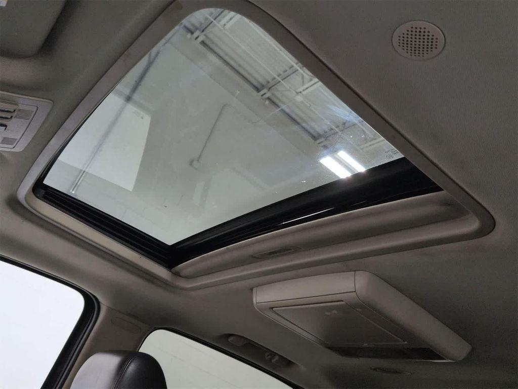 used 2011 Chevrolet Suburban car, priced at $3,500