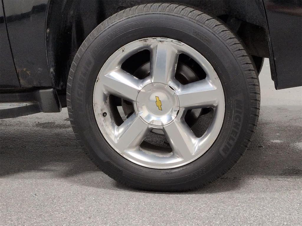 used 2011 Chevrolet Suburban car, priced at $3,500