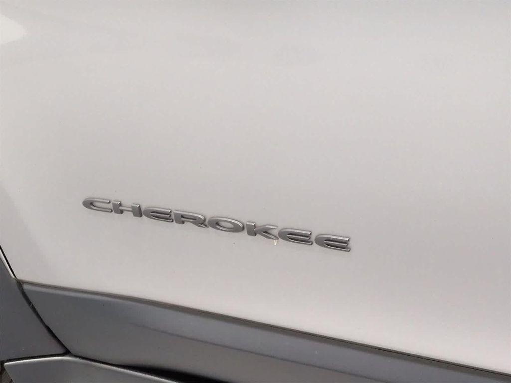 used 2018 Jeep Cherokee car, priced at $15,875