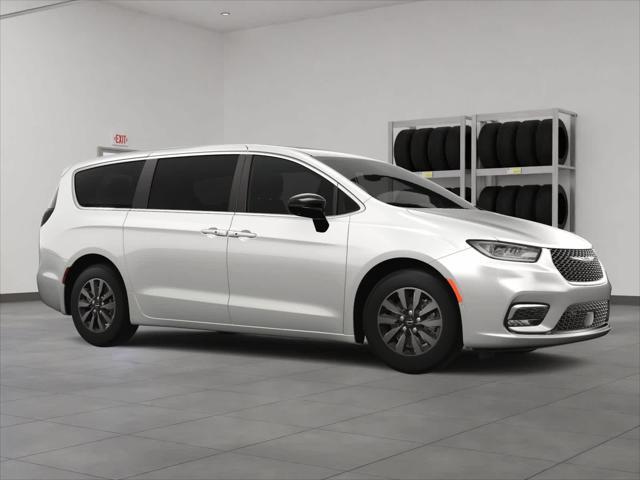 new 2025 Chrysler Pacifica Hybrid car, priced at $43,552