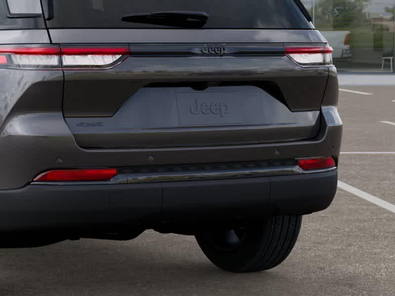 new 2025 Jeep Grand Cherokee car, priced at $42,779