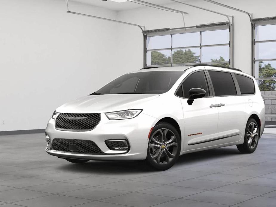 new 2024 Chrysler Pacifica car, priced at $46,684