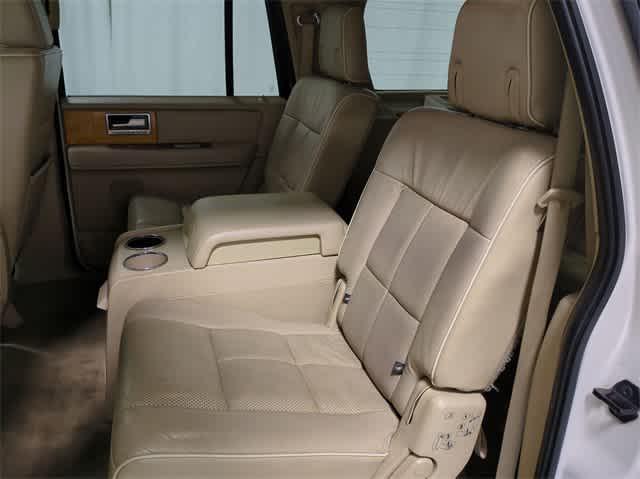 used 2007 Lincoln Navigator car, priced at $2,756