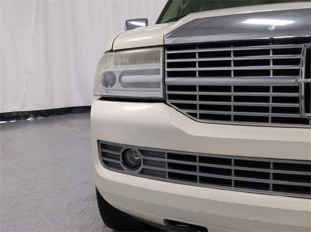 used 2007 Lincoln Navigator car, priced at $2,756